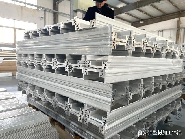 太阳能铝型材厂家选择指南 关键注意事项解析